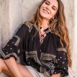 #100 SCARLETT POPPIES The Kristen Top